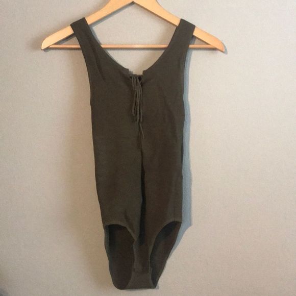 🌻3/$15 Forever 21 bodysuit - Picture 2 of 5